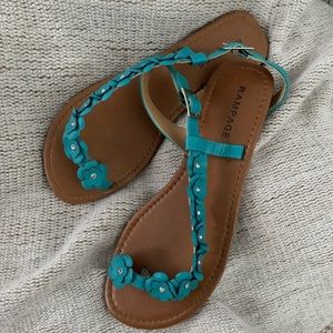 RAMPAGE Sandals, blue flowers detail